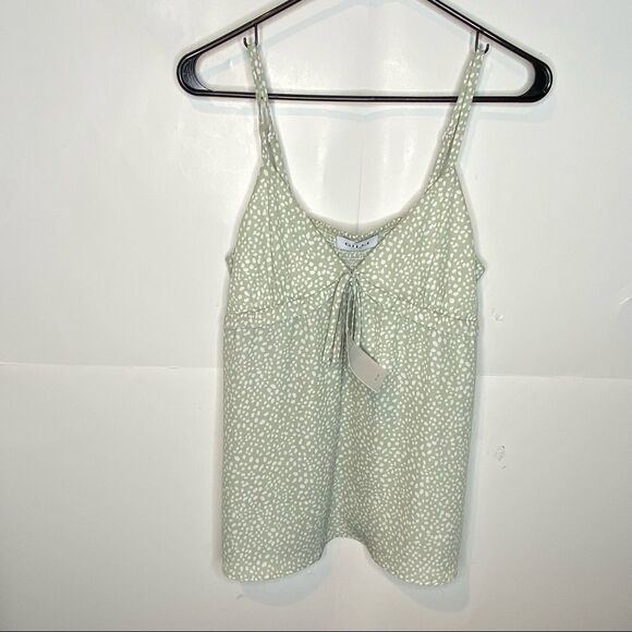 Modcloth Gill sage white dot sleeveless blouse boho
Flowy oversized cute summer - Picture 3 of 7